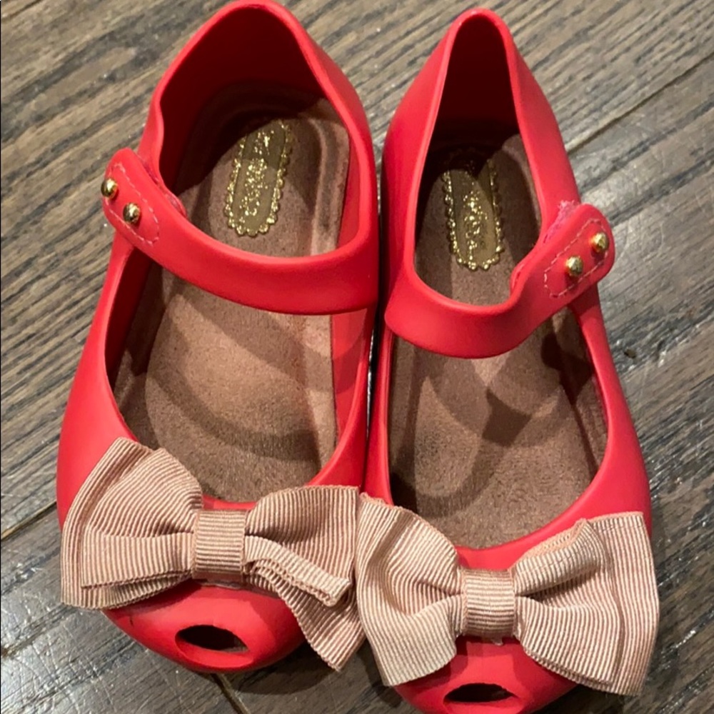 Adorable pink Mini Melissa shoes!
